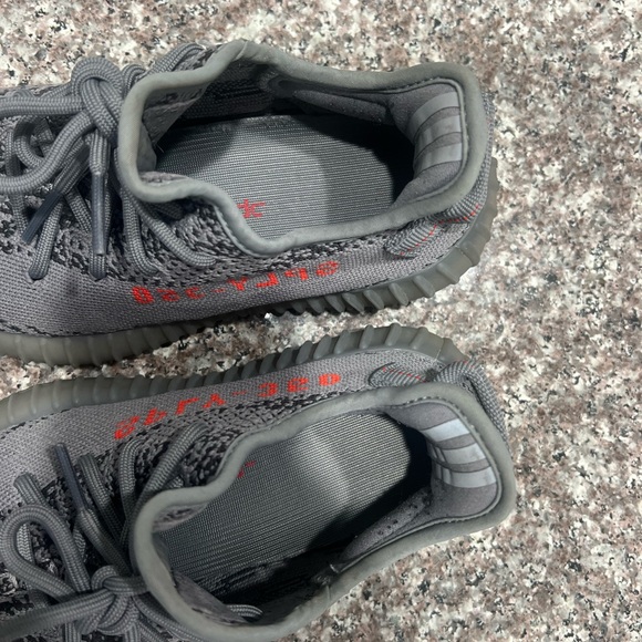 Yeezy 350 gently used - Picture 4 of 4